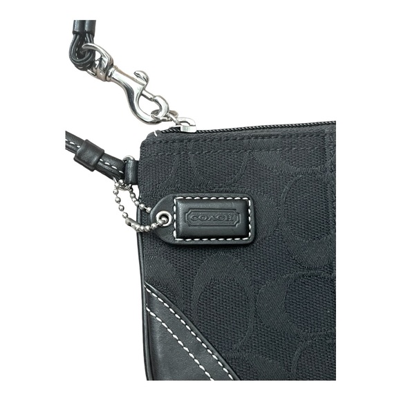 **ADORABLE** Signature Coach Black Y2K mini wristlet clutch **LIKE NEW** - Picture 4 of 5
